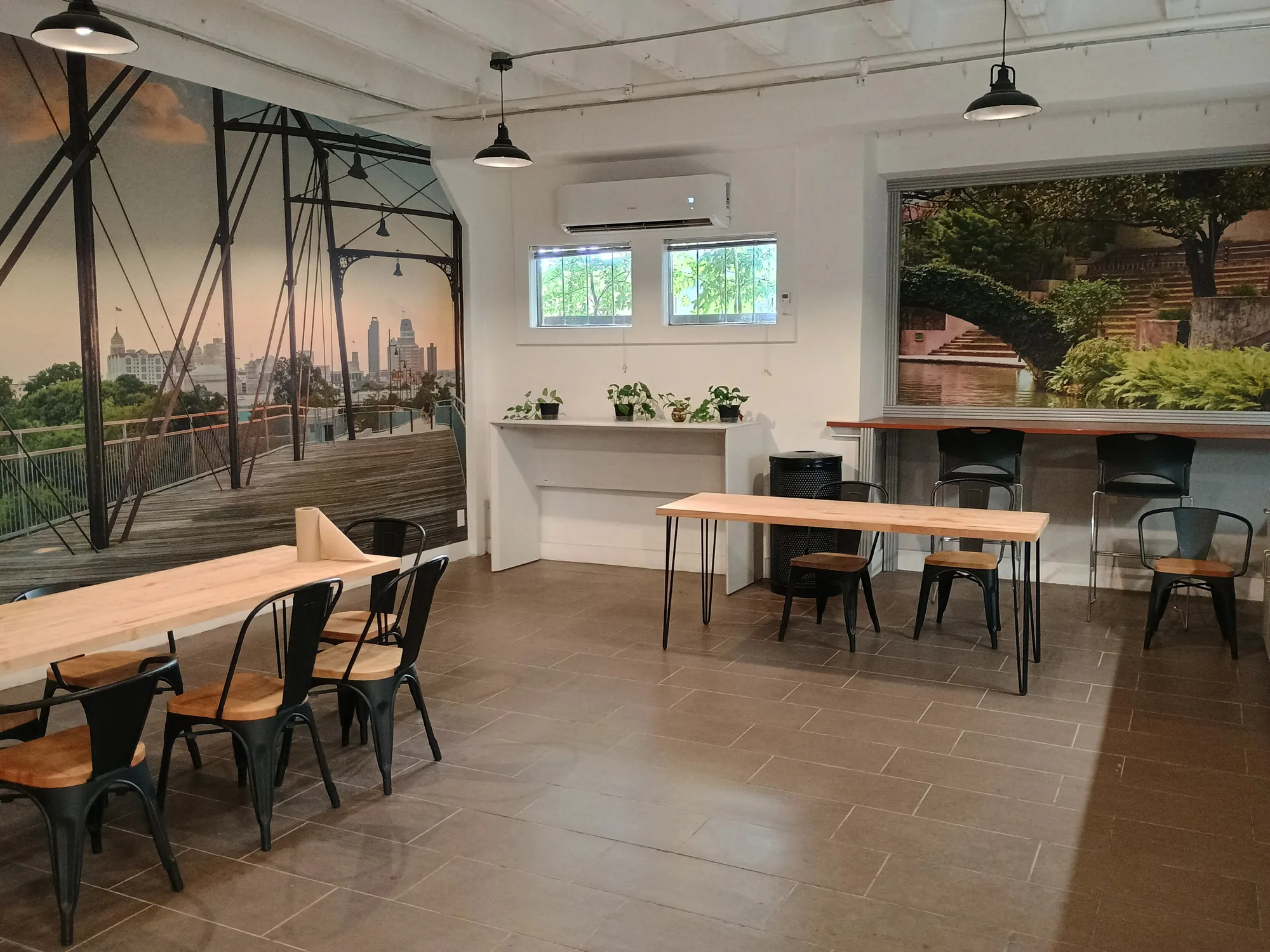 First-floor photograph 16