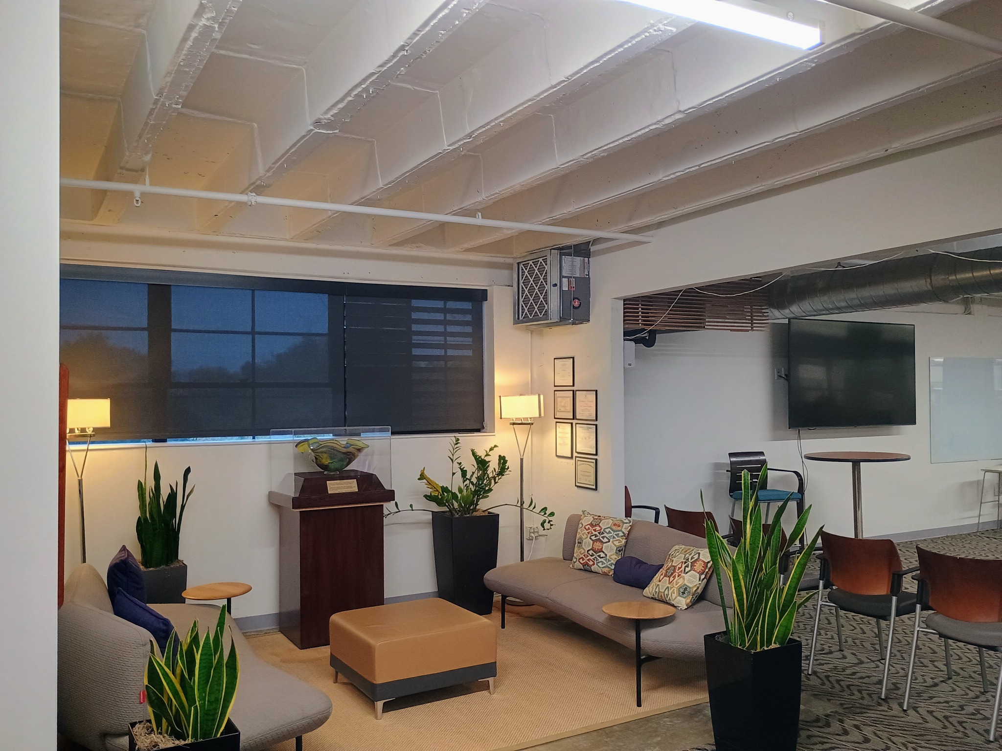 Second-floor photograph 2