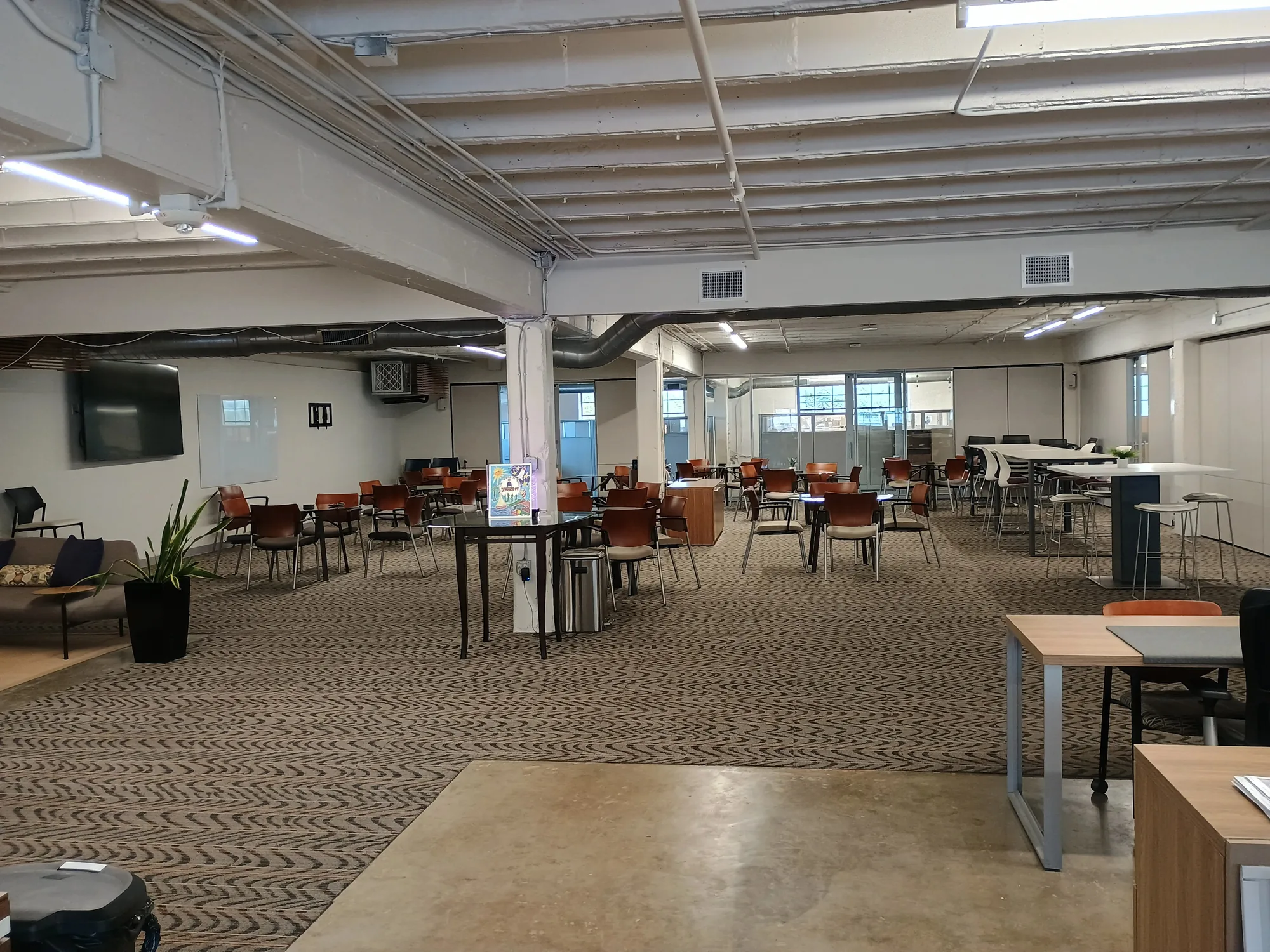 Second-floor photograph 2