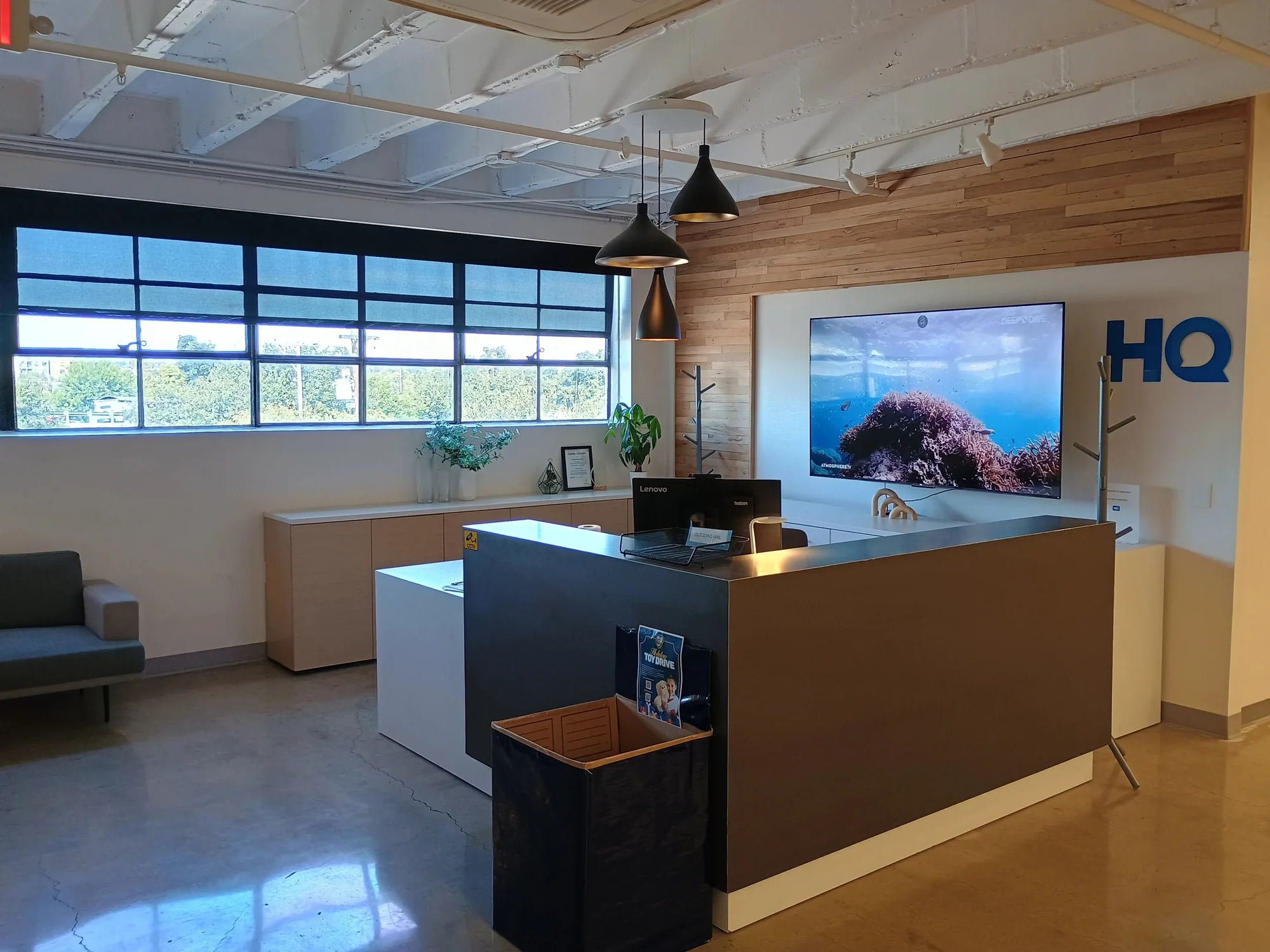 Third-floor photograph 2