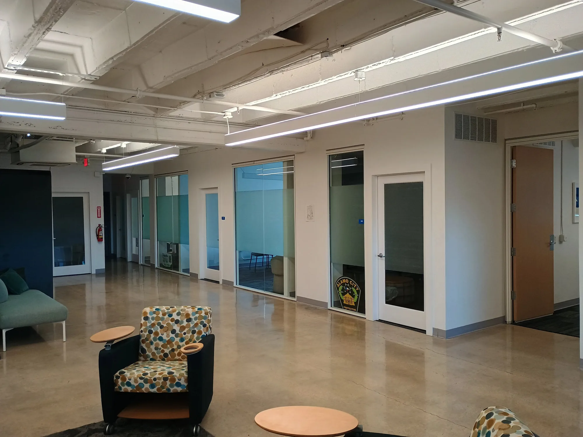 Third-floor photograph 3