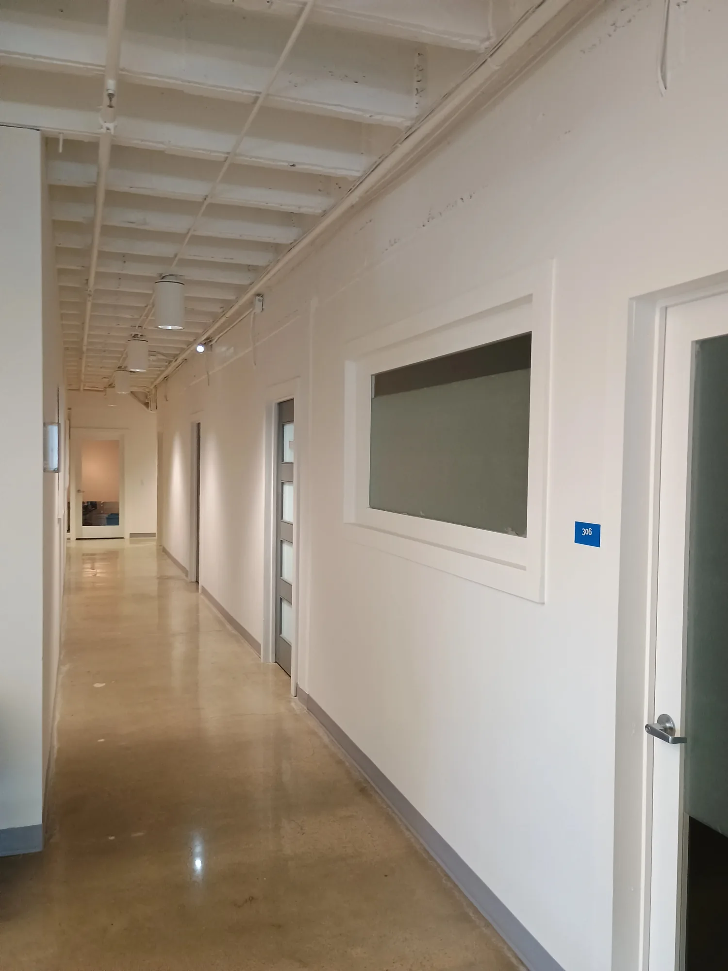 Third-floor photograph 5