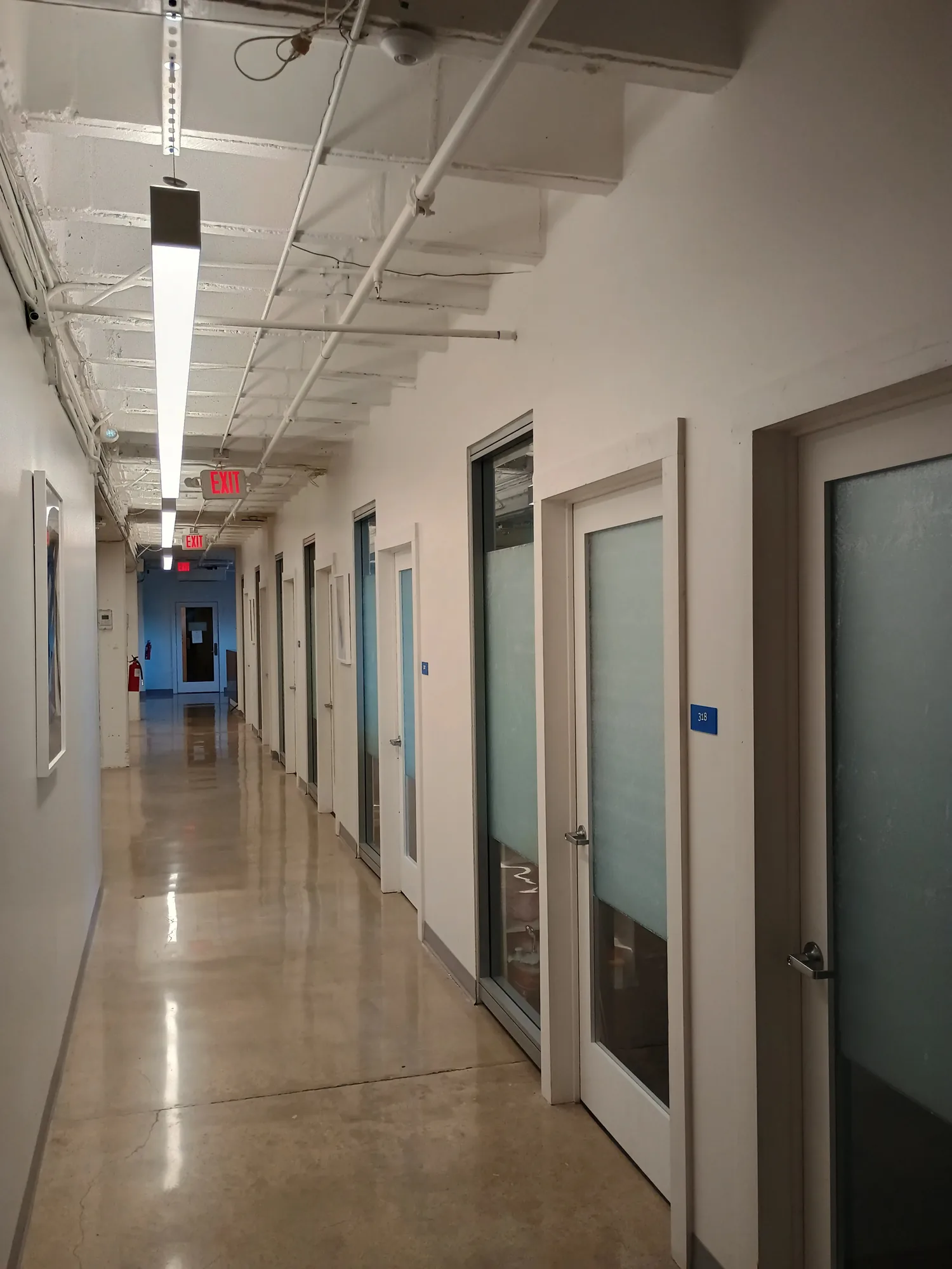 Third-floor photograph 9